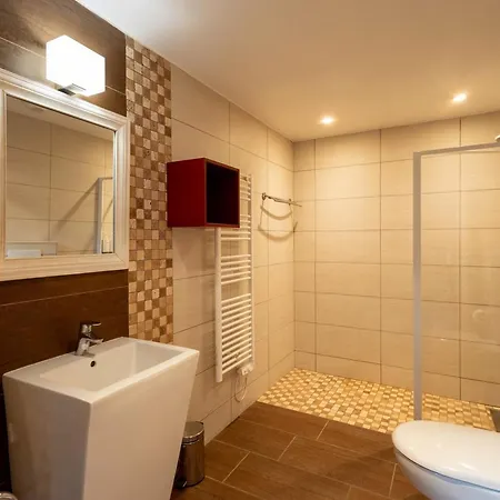 3 Pieces - 6 Pers, 4* - Proche Remontees Et Commerces, Balcons, Wifi, Animaux Bienvenus - Fr-1-263-213 Valloire